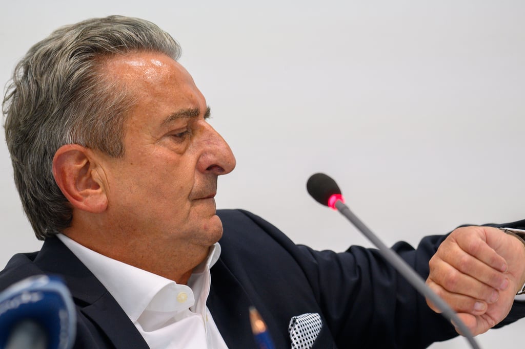 Gunnar Schellenberger: Noch ist die Zeit für den Landtagspräsidenten nicht abgelaufen. Die CDU hat ihm nach einer Erklärung im Ältestenrat des Landtags am Donnerstag den Rücken gestärkt. Nach Linken und Grünen fordert jetzt allerdings auch der Koalitionspartner SPD den Rücktritt.