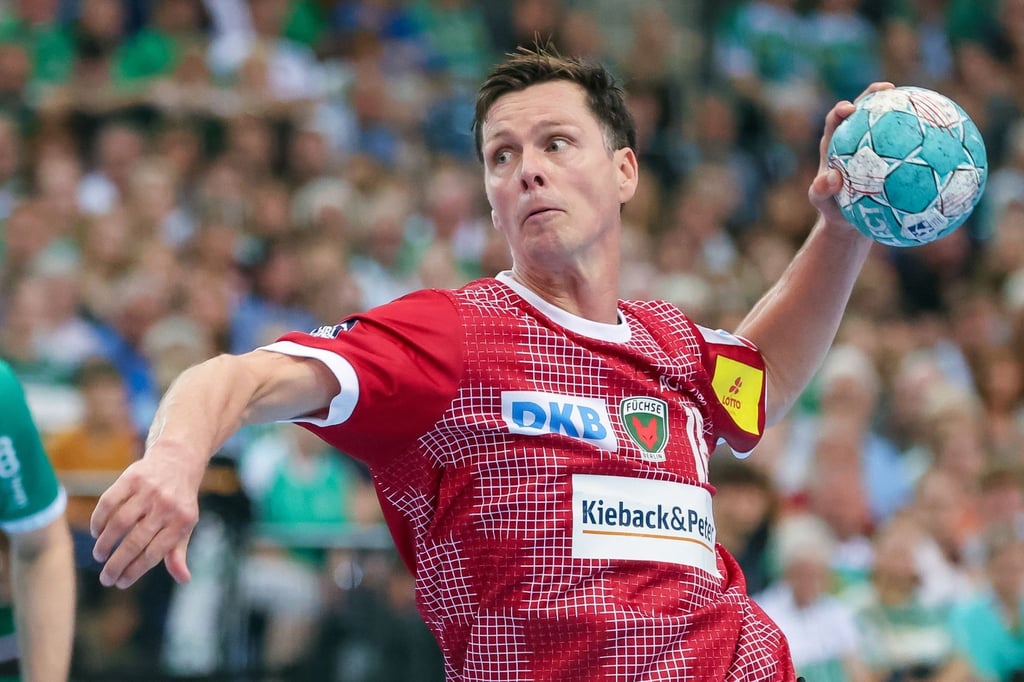 Berlins Hans Lindberg wirft.