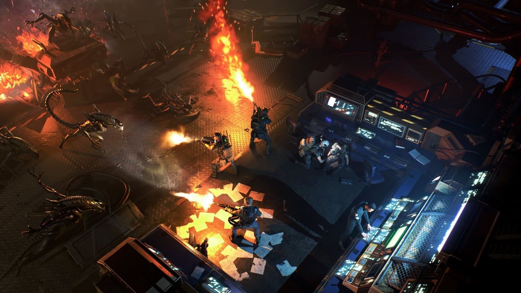 Flammenwerfer gegen Aliens in „Dark Descent“.