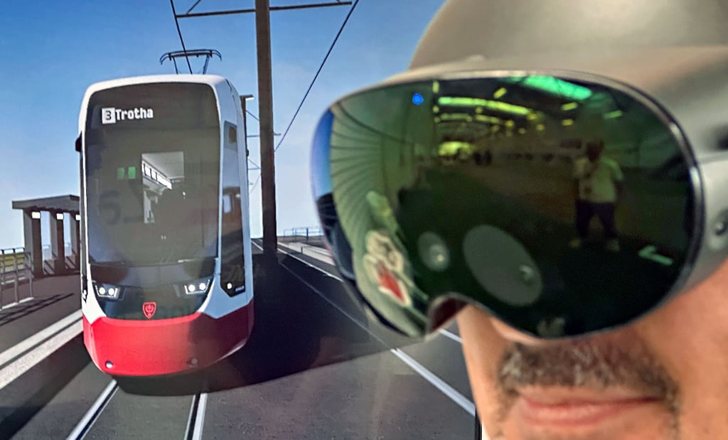 Da steht sie, Halles neue Super-Tram. Beim Tag der offenen Tür der Havag kann sie mit einer VR-Brille erkundet werden.