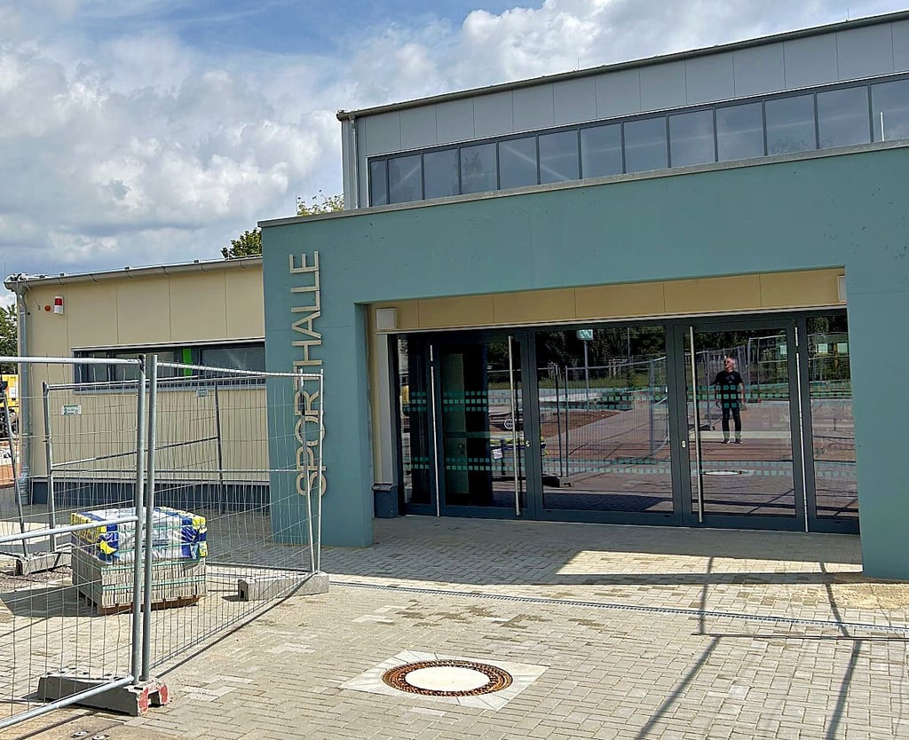 Die Turnhalle der Magdeburger Grundschule „Am Fliederhof“ ist seit Ostern wieder nutzbar. Ganz fertig ist sie noch nicht.