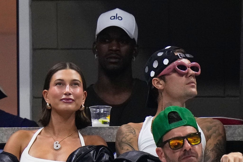 Justin Bieber (r), seine Frau Hailey Bieber und NBA-Star Jimmy Butler (oben) verfolgen die dritte Runde der US Open.