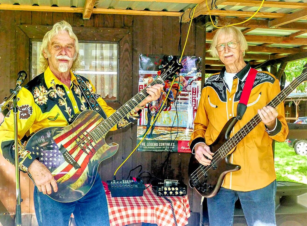 Erwin Giggel und Willi Maaß verkörpern die „Old Man River Band“.