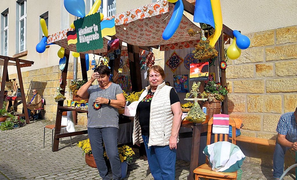 In Elbingerode lebende Ukrainerinnen beteiligten sich mit einem Stand beim Vereinsfest in Elbingerode.