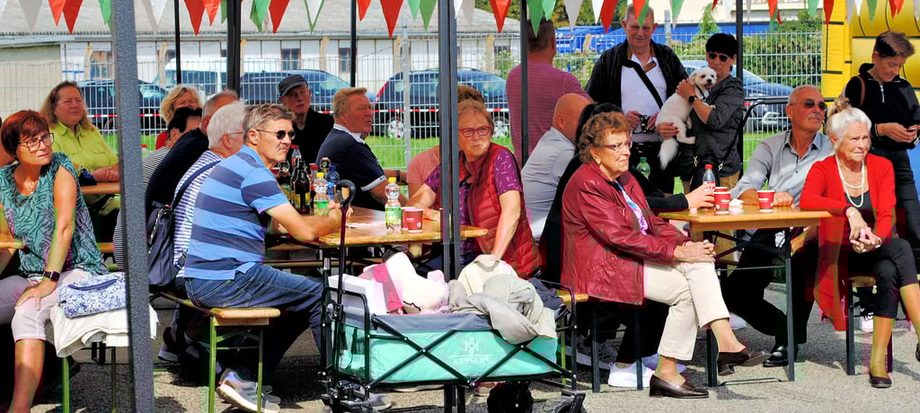 Bei strahlendem Sonnenschein feierte das Zentrallager der Tafel Sachsen-Anhalt am Samstag einen Tag der offenen Tür in Hohenerxleben, der – so die Planung – künftig jährlich ausgerichtet werden soll.