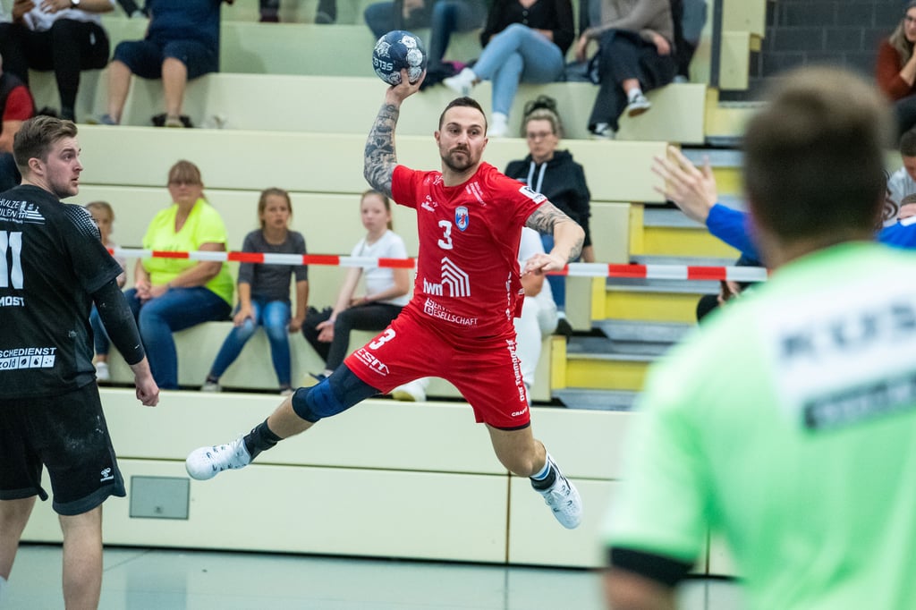 HCB-Kapitän Kenny Dober (r.) wird „Man of the match“.