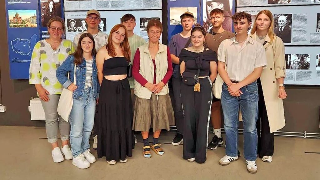 Die Stephaneer treffen Zeitzeugin Anna Janowska-Ciońćka.