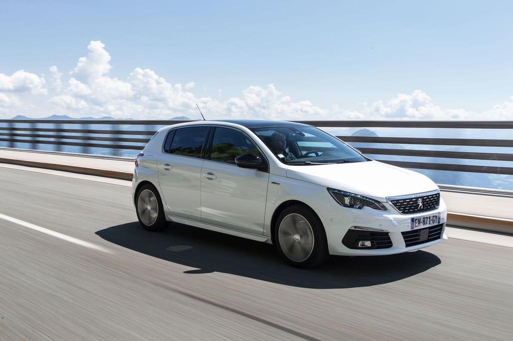 Franzose mit klarer Formensprache: Der Peugeot 308 ist im Rennen mit kompakten Konkurrenten wie etwa Kia Ceed, Opel Astra, Toyota Corolla oder VW Golf.