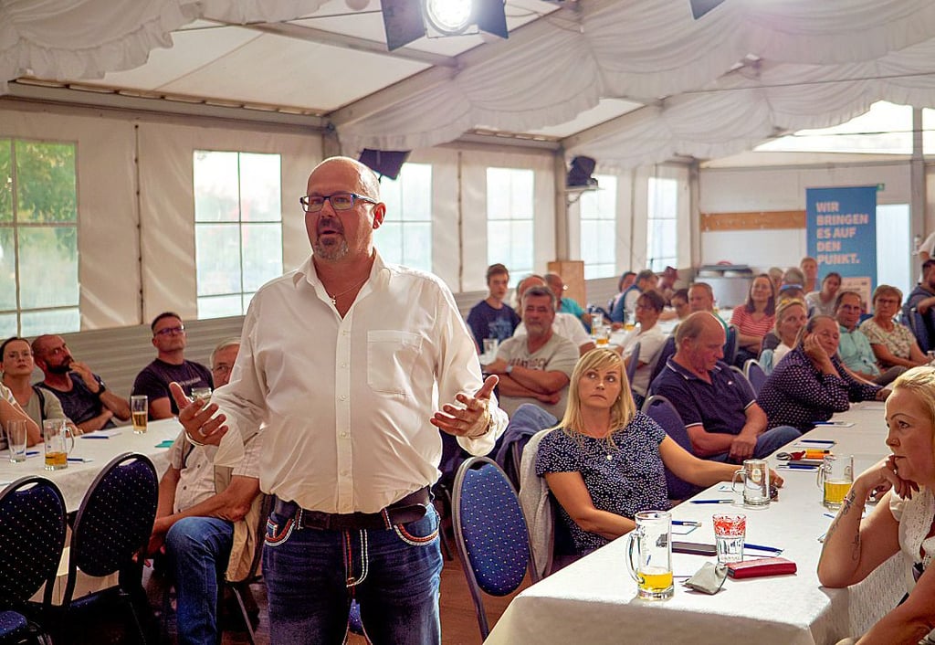 Andreas Lange, Ortsbürgermeister in Gübs und Mitglied des Gemeinderates Biederitz, gehörte zu den vielen Teilnehmern, die Fragen stellten.