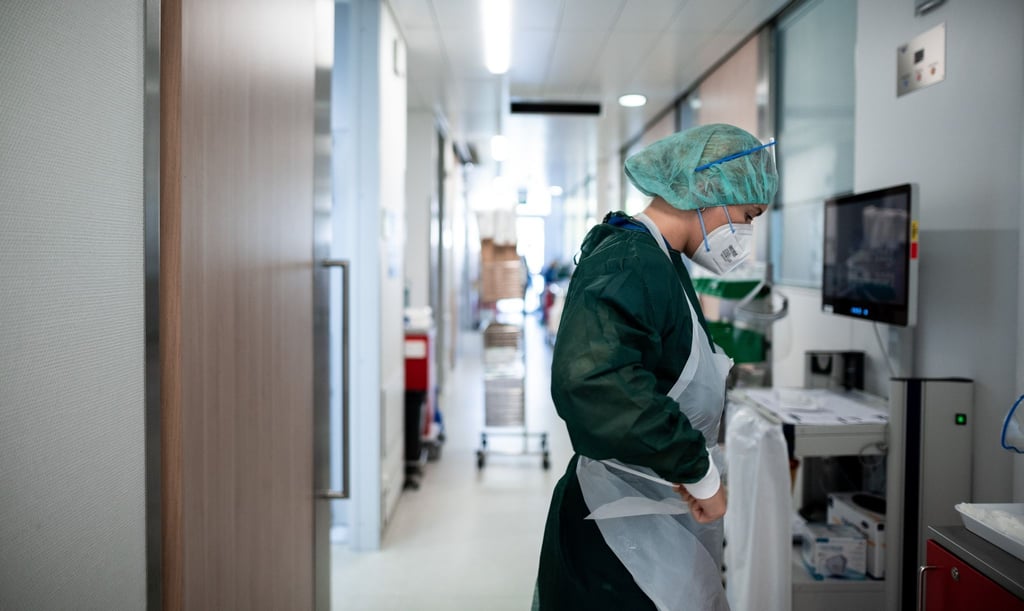 Der Personalmangel in deutschen Krankenhäusern könnte im Herbst bei steigenden Coronazahlen zum Problem werden.