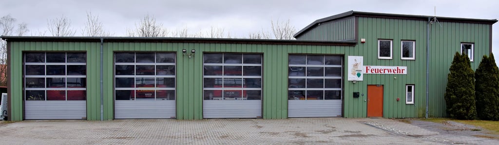 Das Feuerwehrgerätehaus in Hasselfelde ist zu klein für die neue Technik – aber für die Erweiterung fehlt das Geld.