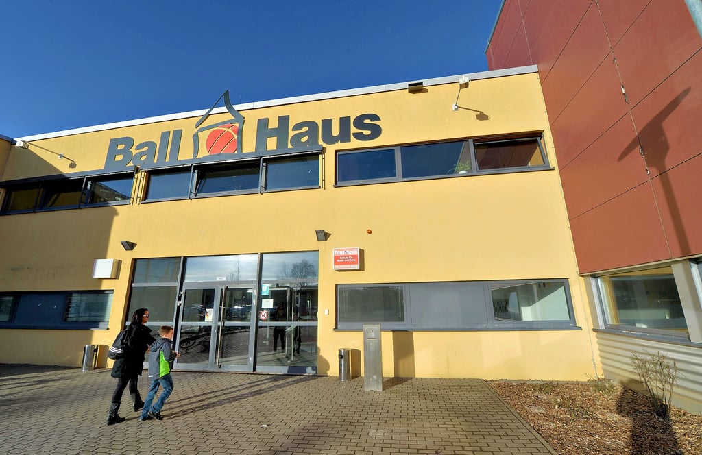 Seinen 20. Geburtstag begeht das Ballhaus gemeinsam mit dem SV Lok Aschersleben, der in diesem Jahr 75-jähriges Bestehen feiert.