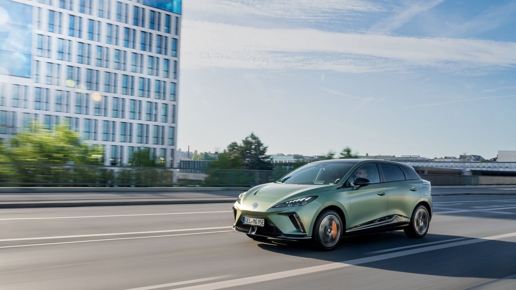 Mit überarbeitetem Fahrwerk und Stabilitätskontrolle soll der MG4 Xpower mehr Fahrspaß in den Kurven bringen.