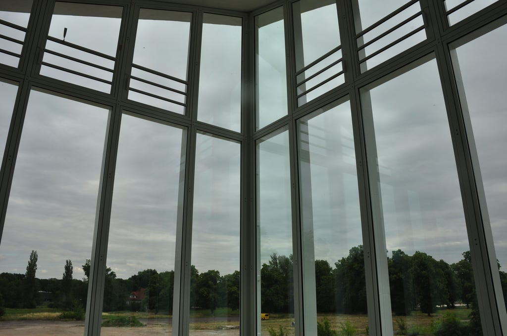 Rundgang Baustelle Hyparschale in Magdeburg.