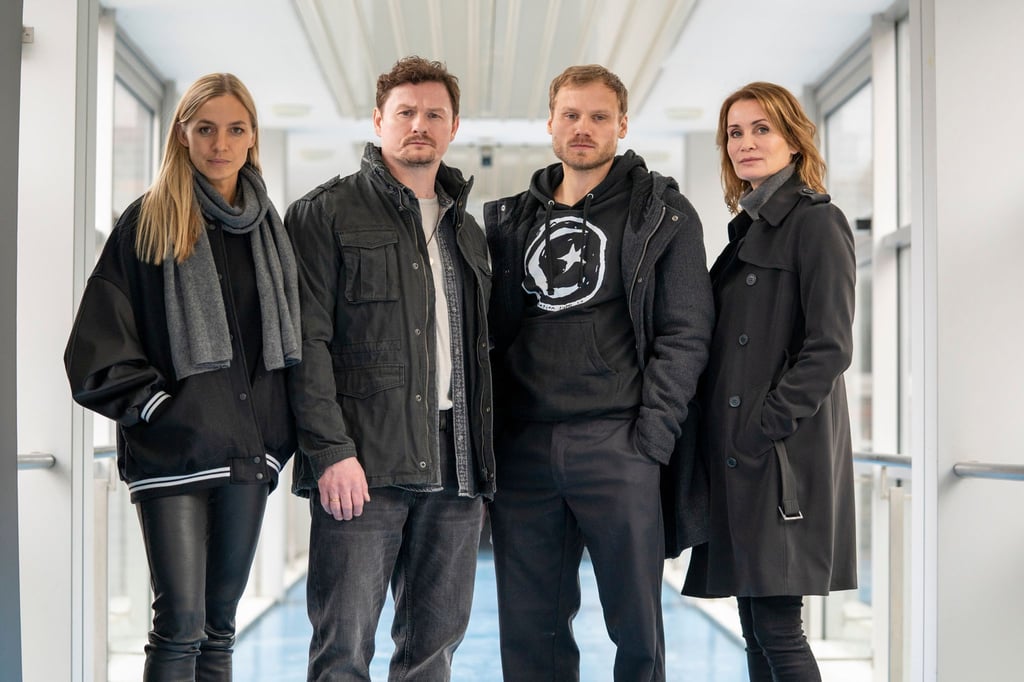 Pia Walther (Annika Blendl, l-r), Christoph Hofherr (Shenja Lacher), Linus Roth (Anton Spieker) und Maike Riem (Anja Kling) sind „Das Quartett“.