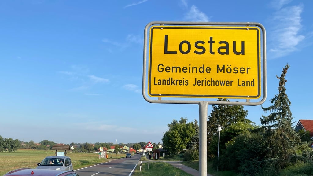 Die Standortfrage des Ortseingangsschildes wird schon seit Jahren diskutiert.