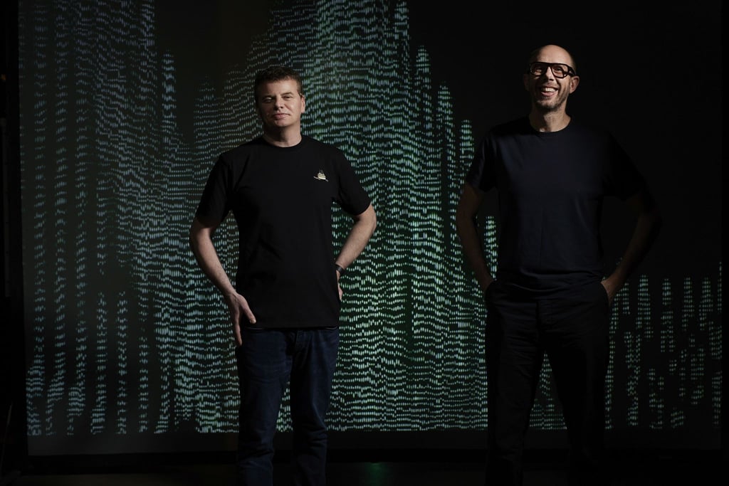 Tom Rowlands (r) und Ed Simons sind das britische Electronica-Duo Chemical Brothers.