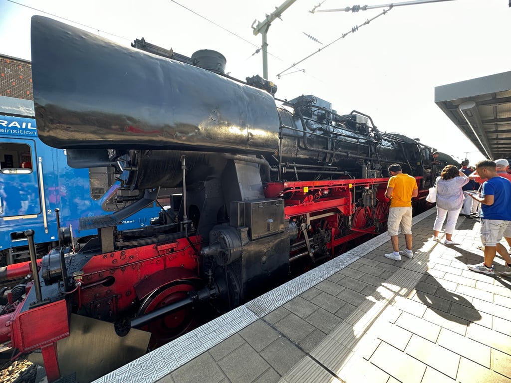 Der Hingucker beim Fest zum 150. Geburtstag des Magdeburger Hauptbahnhofs war die historische Dampflok.