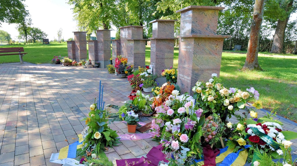 Friedhof wird erweitert Urnenbestattung in Lützen Neue Anlage für