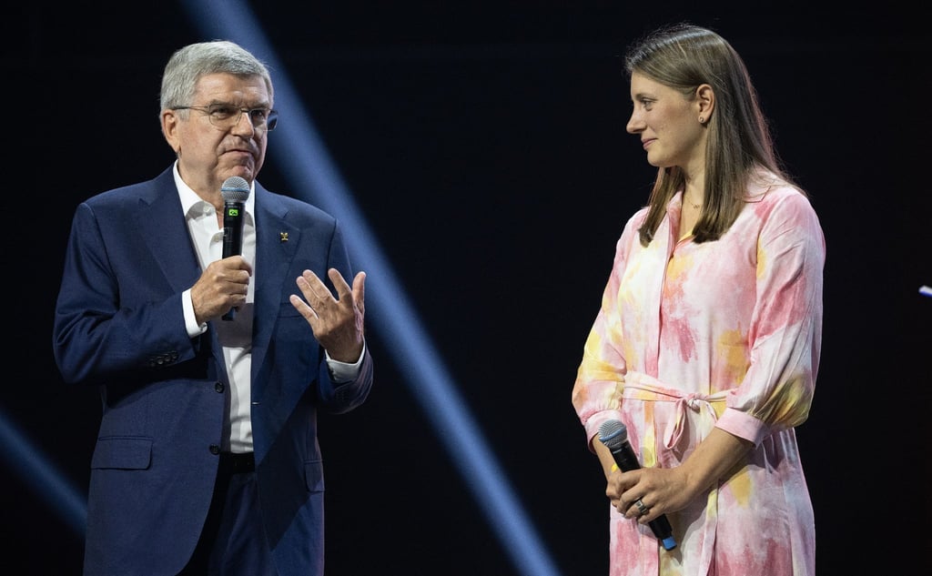 Miriam Welte 2022 mit IOC-Chef Thomas Bach.