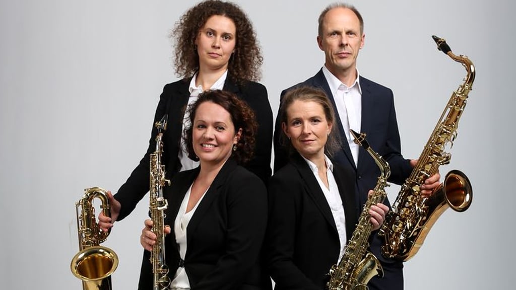 Das Saxofonquartett „Quattro Quarti“ gibt gemeinsam mit Vlady Bystrov ein Konzert um Konservatorium.