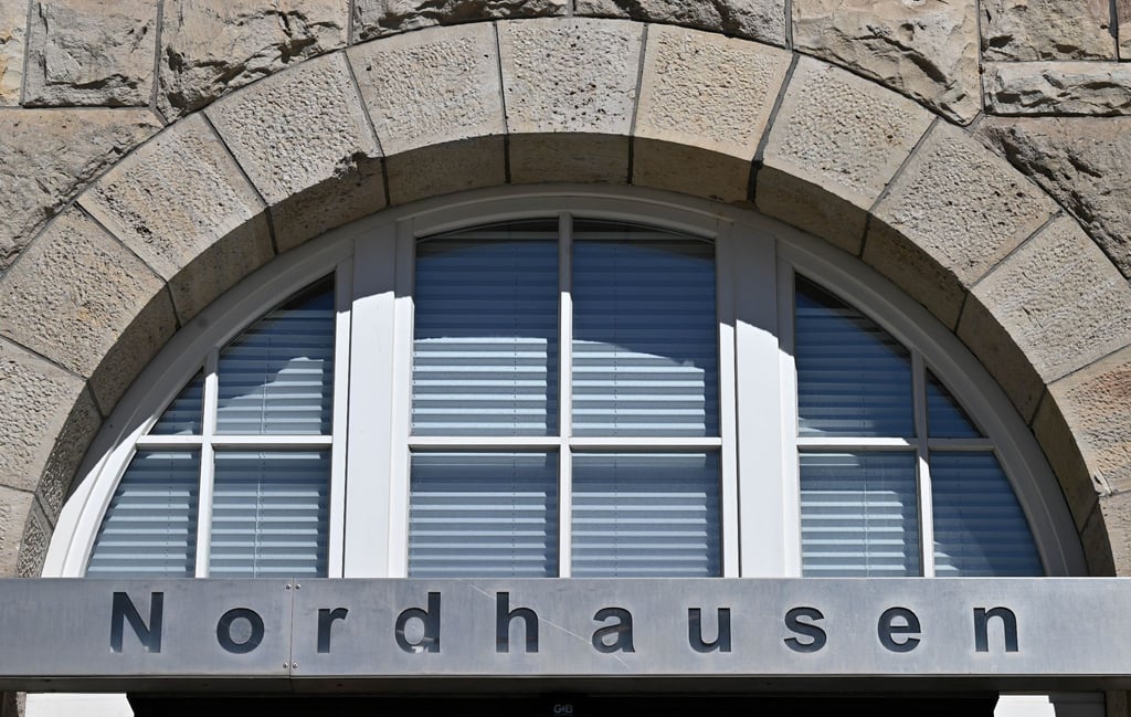 „Nordhausen“ steht über der Tourismus Information in der Innenstadt.