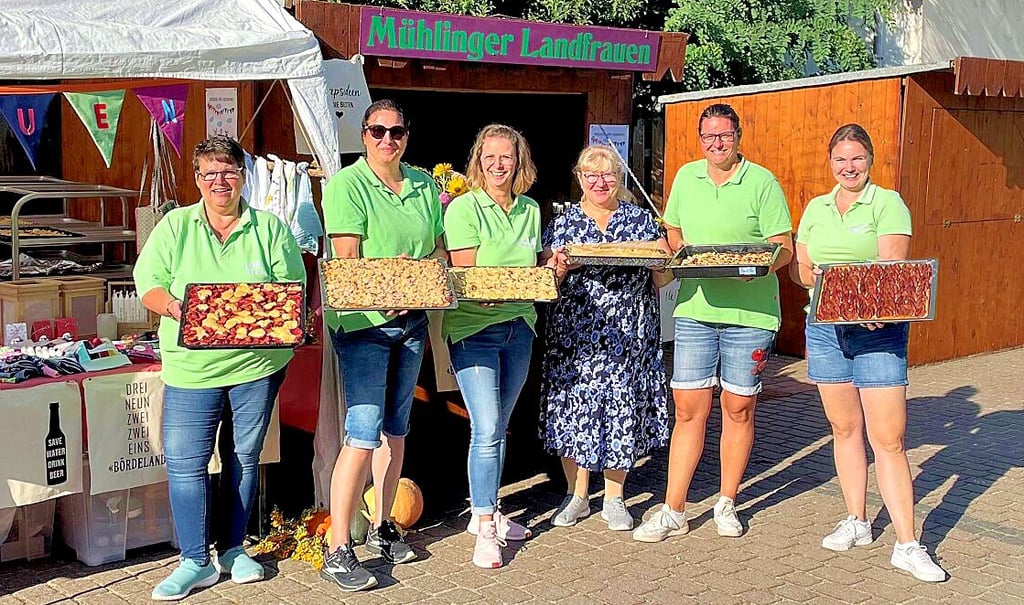 Reichlich Pflaumenkuchen haben die Mühlinger Landfrauen wieder gebacken, schnell war dieser ausverkauft. Am Verkaufsstand konnten zudem viele selbstgemachte Sachen gekauft werden.