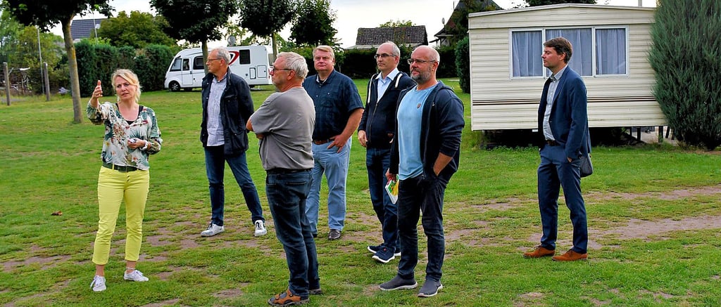 Bettina Hüls zeigte dem Arendseer Wirtschaftsausschuss jüngst ihren Campingplatz „Im grünen Elsebusch“.