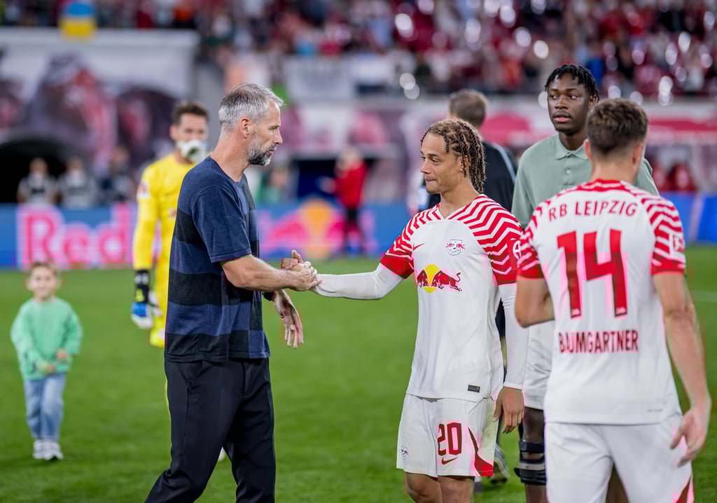 Marco Rose mit Xavi Simons.