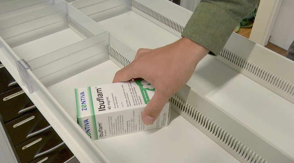 Einige Schubfächer in den Apotheken sind schon wieder leer. Nicht nur Arzneimittel für Kinder fehlen.