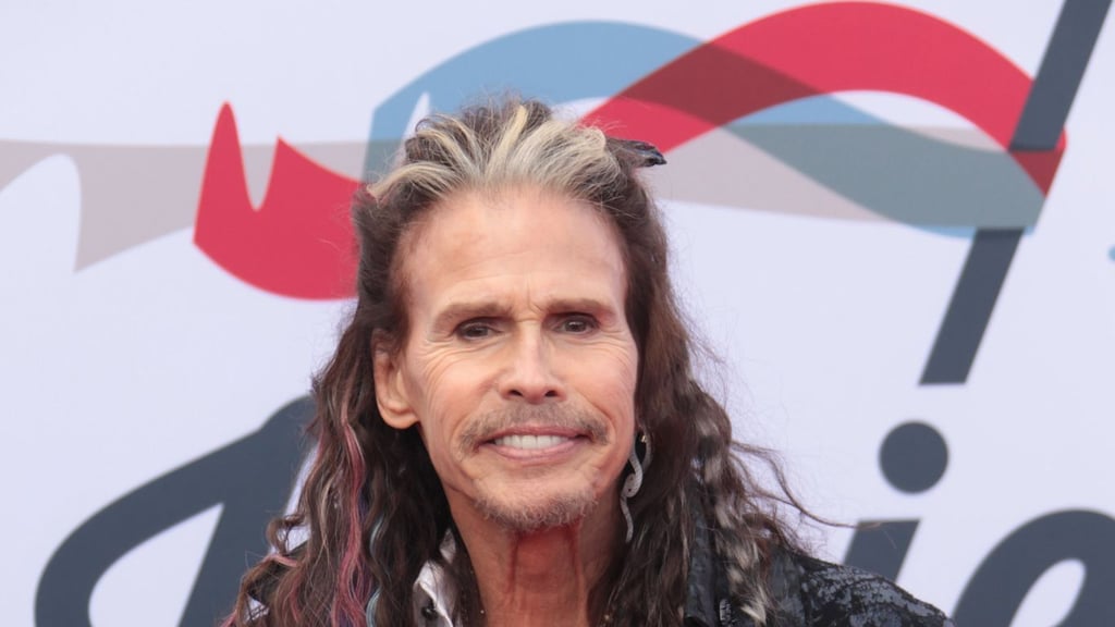 Musiker Steven Tyler hat eine Stimmbandverletzung erlitten. Die Tournee von Aerosmith muss nun unterbrochen werden.