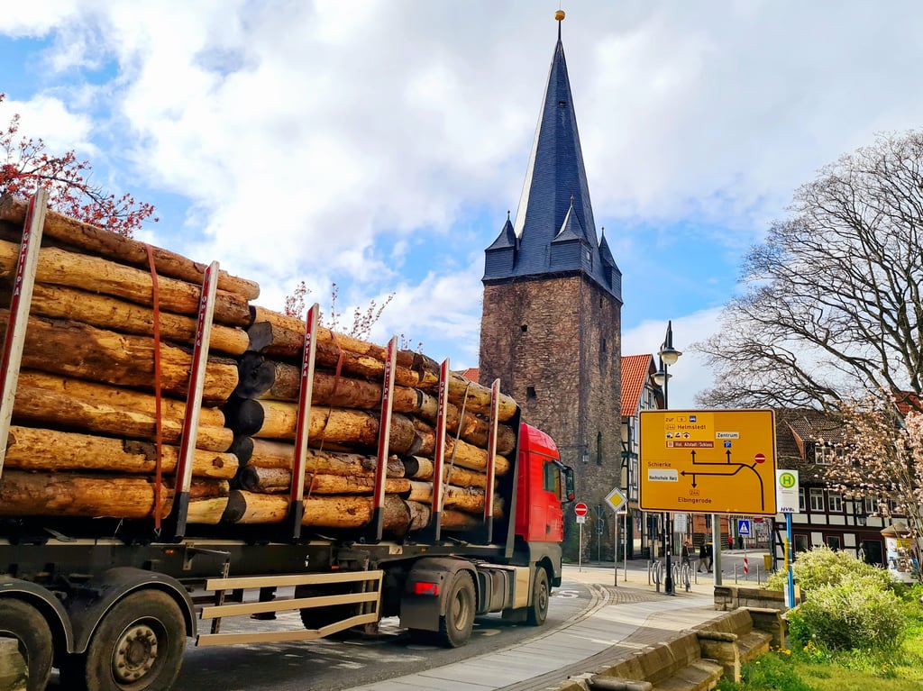 Wegen Bauarbeiten entlang der Bundesstraße 244 in Wernigerode kommt es zu Behinderungen rund um die Westerntorkreuzung.