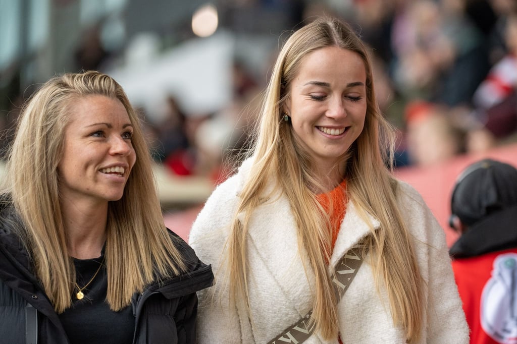 Linda Dallmann (l) und Giulia Gwinn stehen wieder im DFB-Kader für die beiden Nations-League-Spiele.