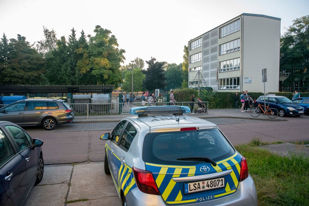 Die Polizei zeigt seit den Vorfällen Präsenz an der Grundschule Waldstraße in Roßlau.