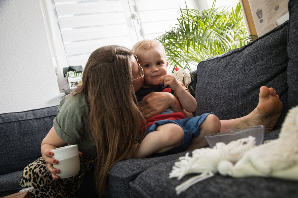 Unabhängig von der Wohnsituation: Kindergeld wird immer nur an ein Elternteil ausgezahlt.