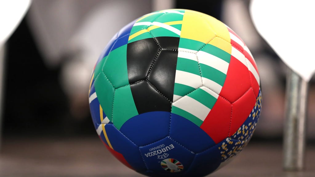 Ball im EM-2024-Design.