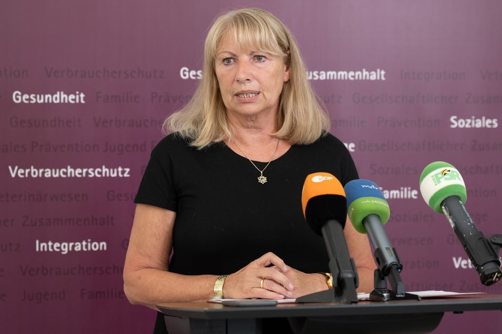 Sachsens Gesundheitsministerin Petra Köpping während eines Pressestatement.