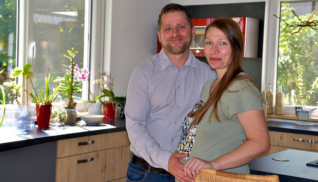 Carsten Janz, hier mit seiner Frau Martina, möchte mit einem Ärztehaus die medizinische Versorgung, besonders für Kinder, in der Einheitsgemeinde Oebisfedle-Weferlingen verbessern.