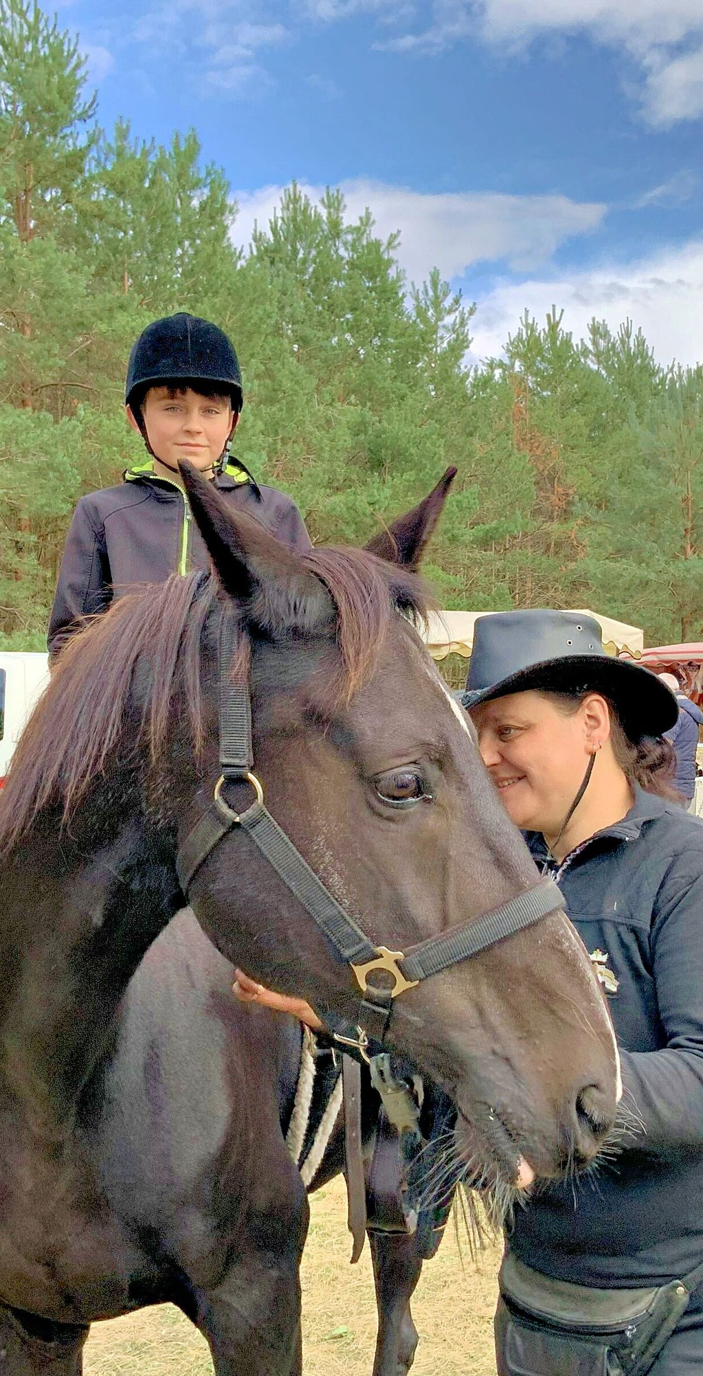 Im vergangenen Jahr bot Heike Ackermann aus Purzien geführte Runden hoch zu Ross über den Pferde- und Bauernmarkt in Linda an. Auch in diesem Jahr wird es ein Reitangebot geben.