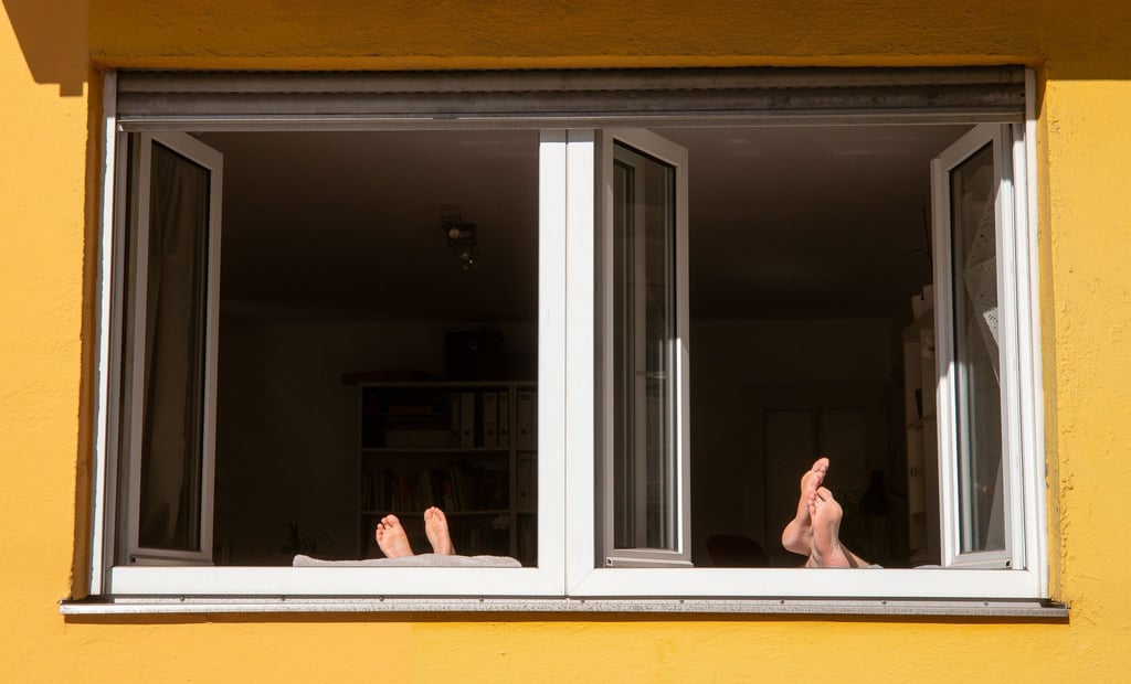Ob Strand oder Balkonien: Urlaubsglück hängt nicht nur an dem Ort, an dem man ist.