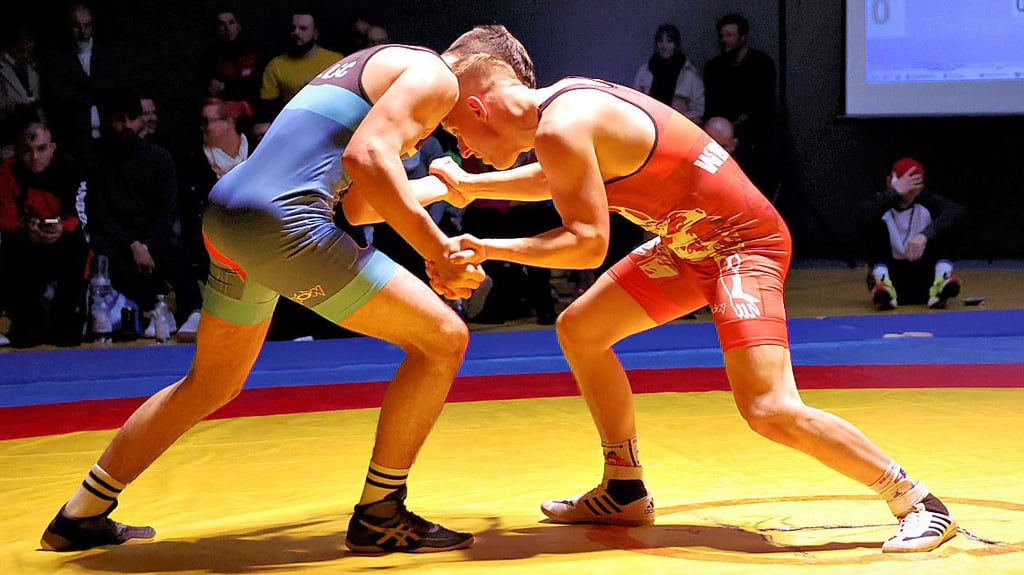 In der vergangenen Saison musste sich Mathias Jahn (r./gegen Luckenwaldes Akhmed Arsanov) mit Platz fünf benügen. In der neuen Serie wollen die Magdeburger besser abschneiden.