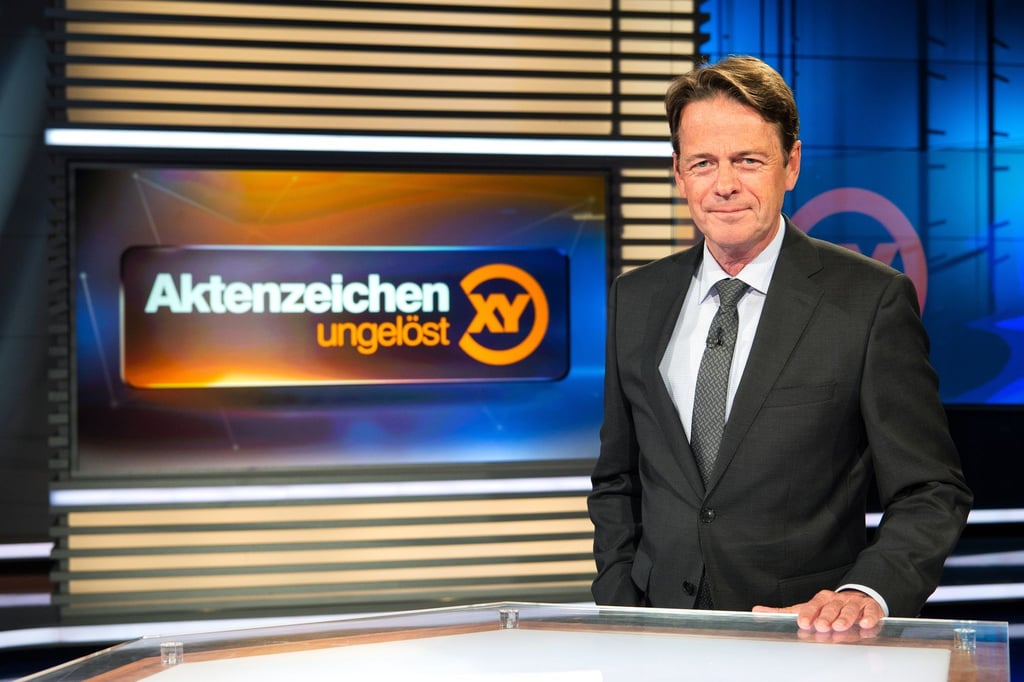 Der ZDF-Moderator Rudi Cerne im Studio der Sendung „Aktenzeichen XY... ungelöst“.