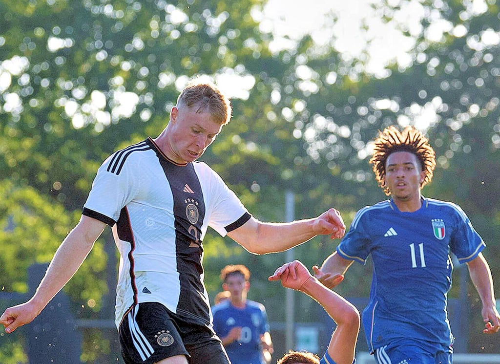 Julian Eitschberger feierte gegen Italien sein U20-Debüt.