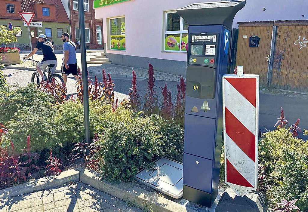 Am Parkplatz Mauerstraße wurde dieser Automat installiert. Er soll in den nächsten Tagen einsatzfähig sein.