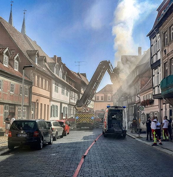 Brand Und Leichenfund In Quedlinburg: Feuerwehr Findet Leiche Nach Feuer