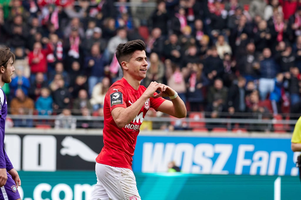 Beim 5:2 gegen Aue in der Vorsaison traf Tunay Deniz zum 2:2. Den Treffer widemte er seinen Liebsten.