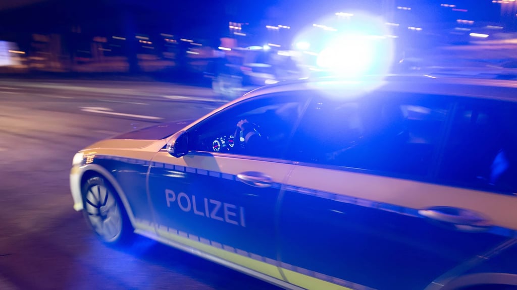 Ein Fahrzeugführer, der sich am Freitagmorgen der Kontrolle entziehen wollte, wurde zwischen Winningen und Frose von der Polizei verfolgt.