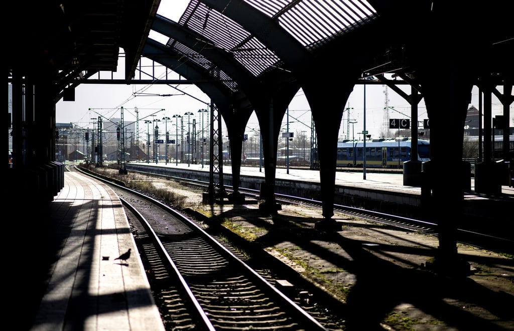 Im Hauptbahnhof Oldenburg ertönt heute „Das Lied von der Erde“ des österreichischen Komponisten Gustav Mahler.