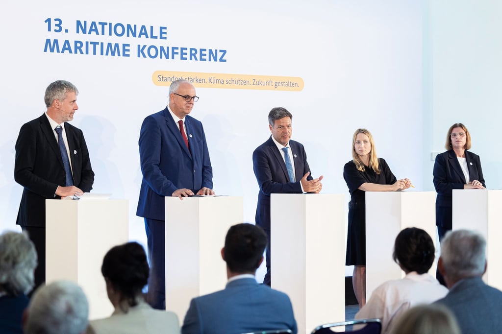 Pressekonferenz während der 13. Nationalen Maritimen Konferenz im Congress Centrum Bremen.