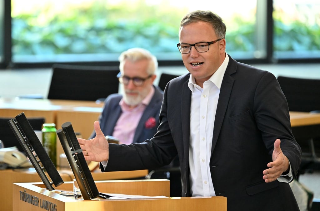 Mario Voigt (CDU), Fraktionschef, spricht im Plenarsaal des Thüringer Landtag.